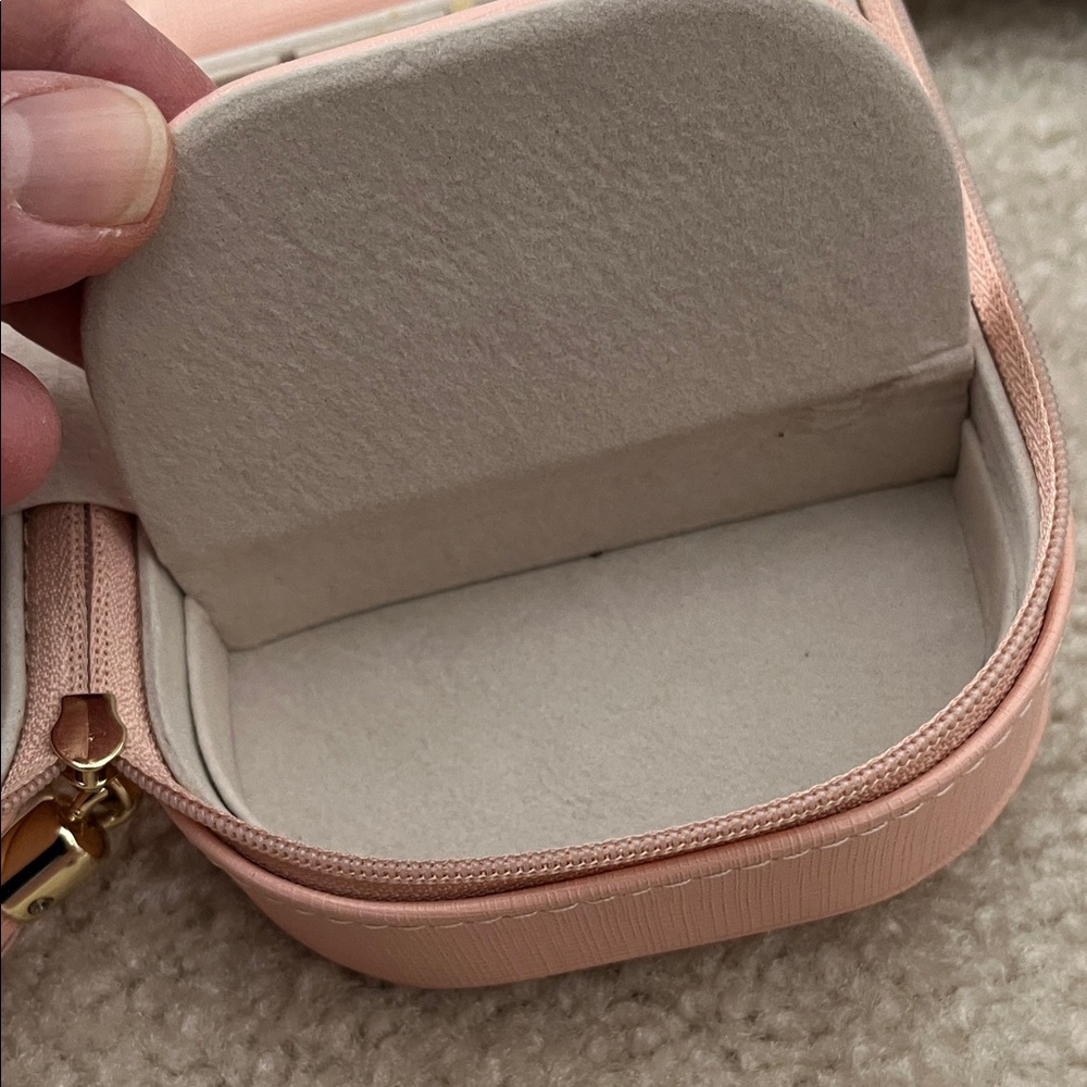 Travel essentials, all new - Picture 8 of 16